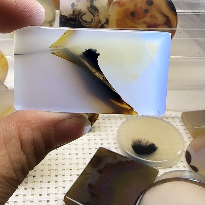 玛瑙/玉髓未镶嵌珠宝奇石