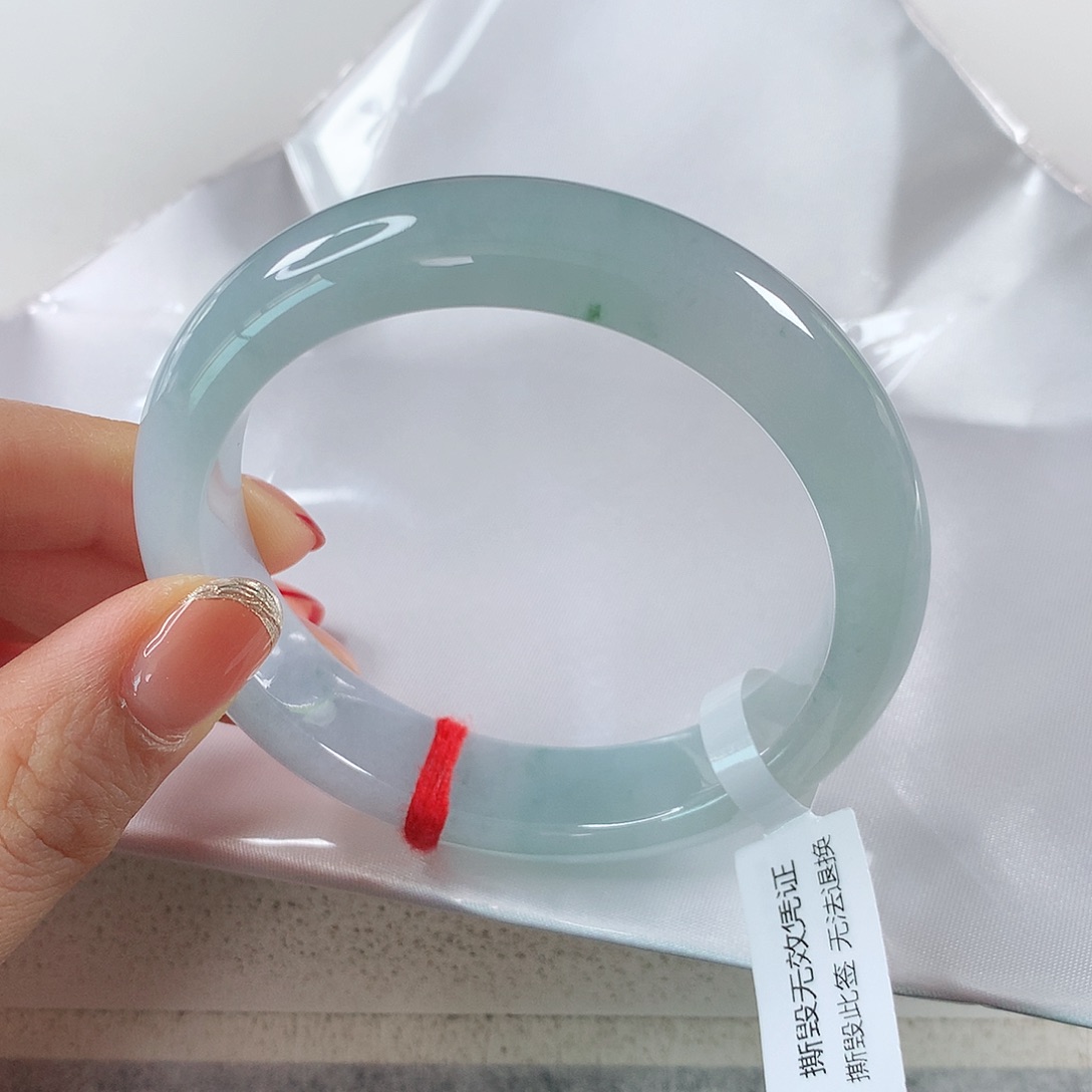 翡翠手镯未镶嵌 正圈①⑦①