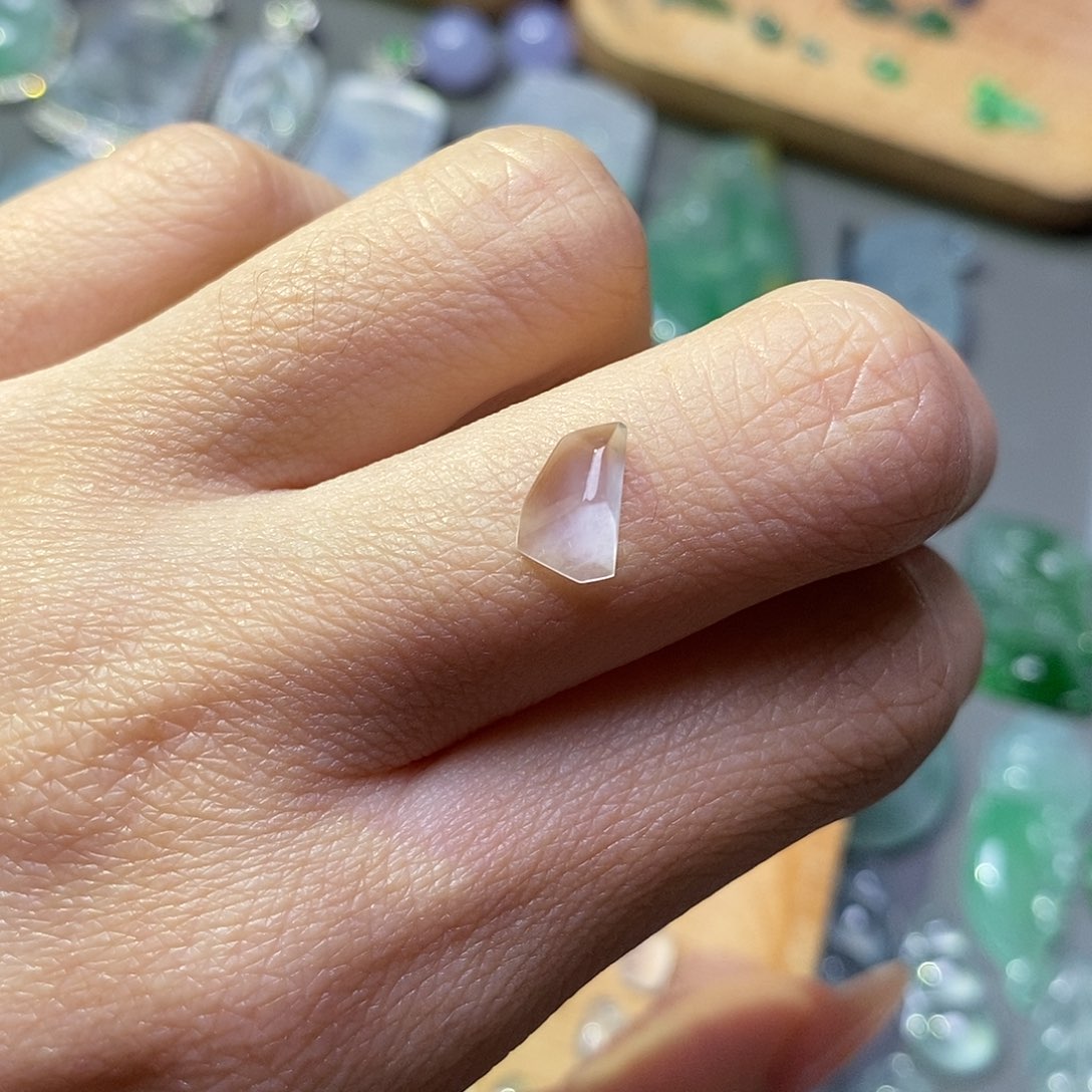 翡翠未镶嵌颈饰漫*.翡翠