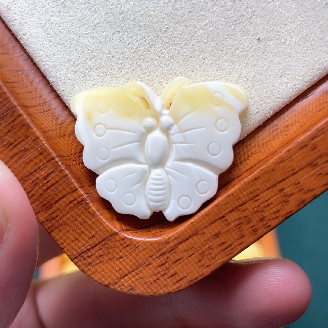 琥珀裸石未镶嵌蜜蜡