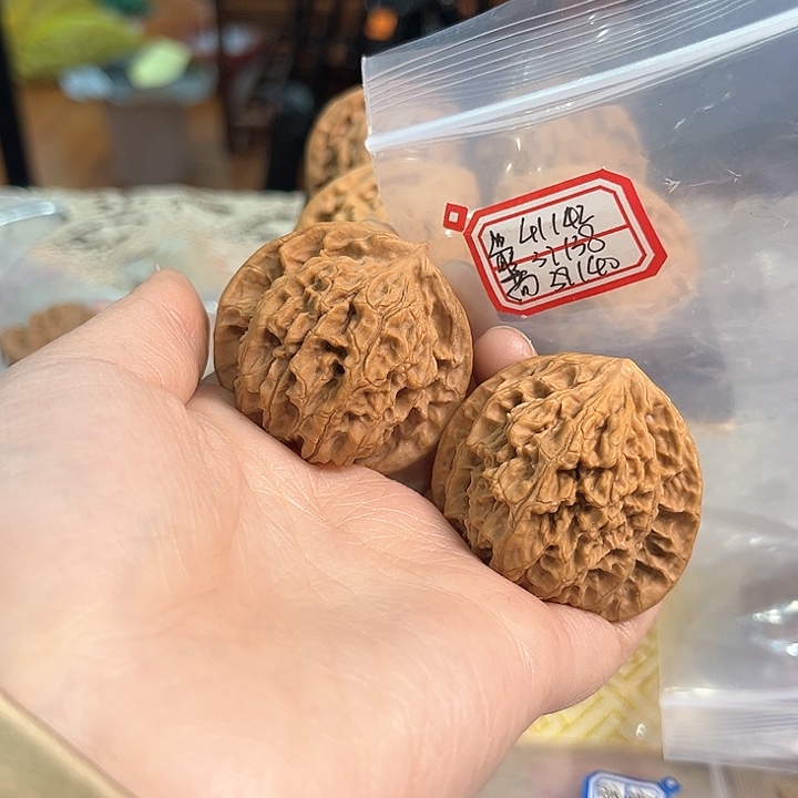 文玩核桃把件盘龙纹