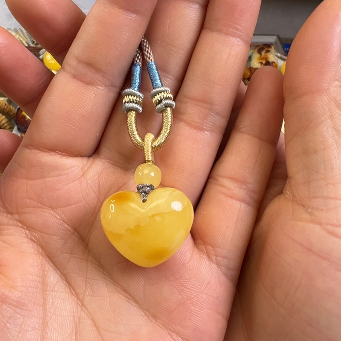 蜜蜡裸石未镶嵌蜜蜡