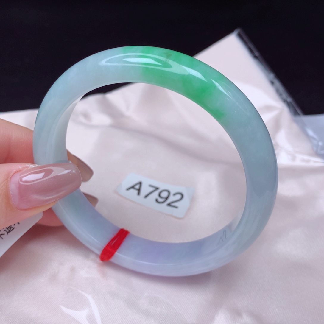 翡翠手镯未镶嵌手镯59