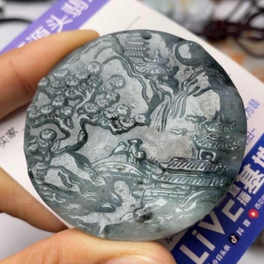 翡翠颈饰未镶嵌翡翠