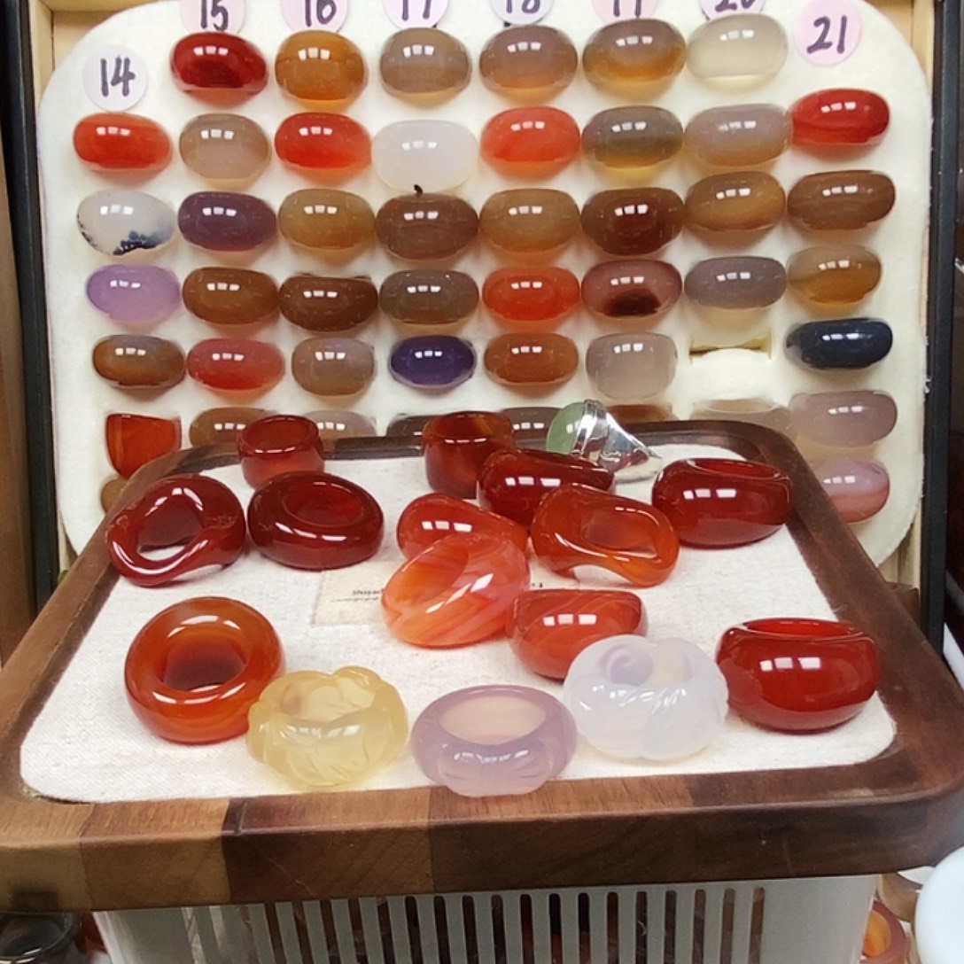 茕***眠玛瑙/玉髓未镶嵌戒指