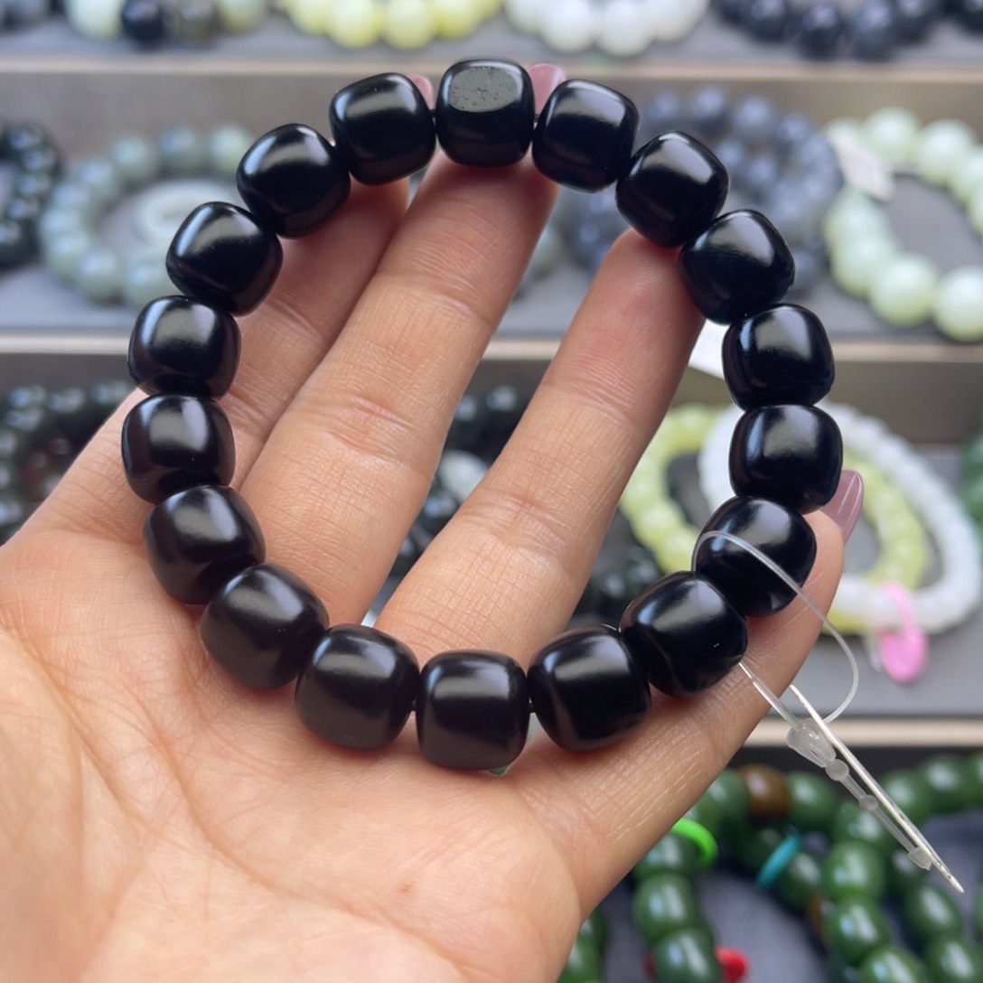 未镶嵌和田玉手链