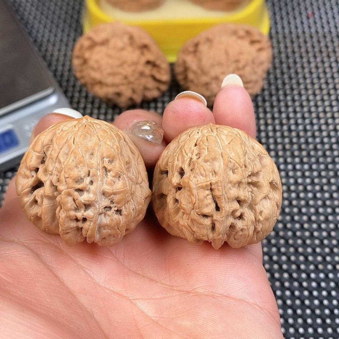 文玩核桃把件35尺暴雪