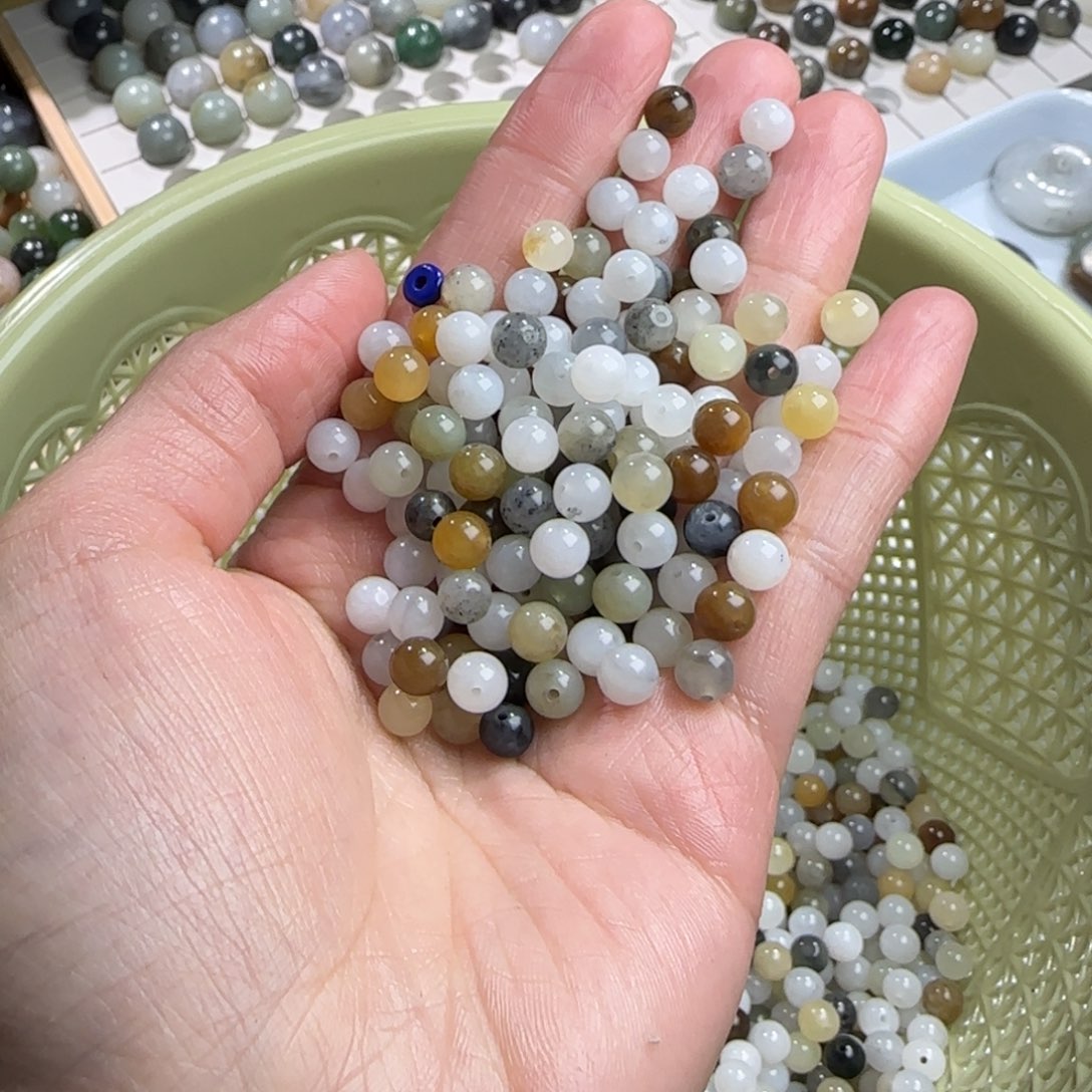 和田玉（墨玉）未镶嵌手链