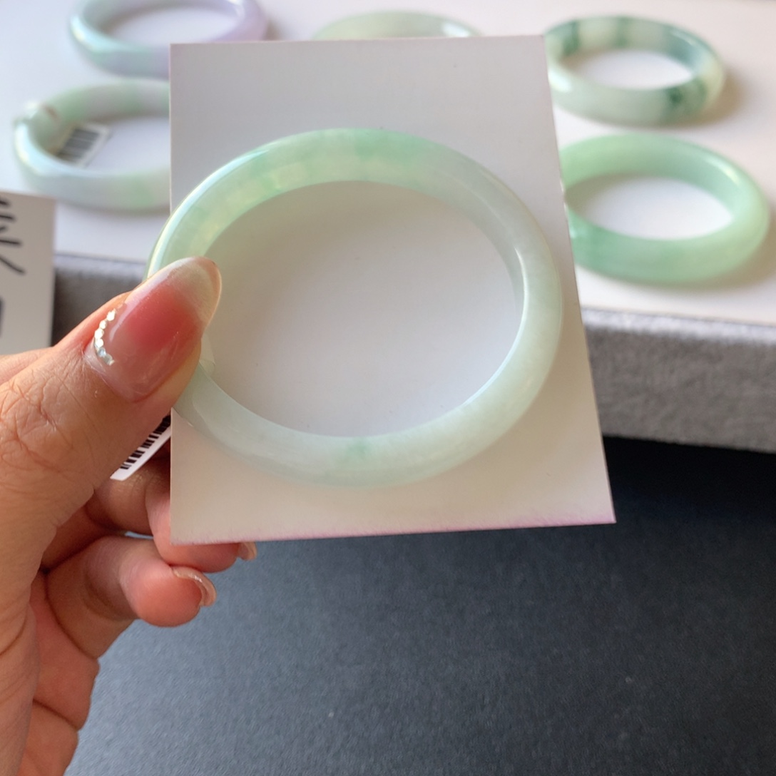 翡翠未镶嵌手镯55贵