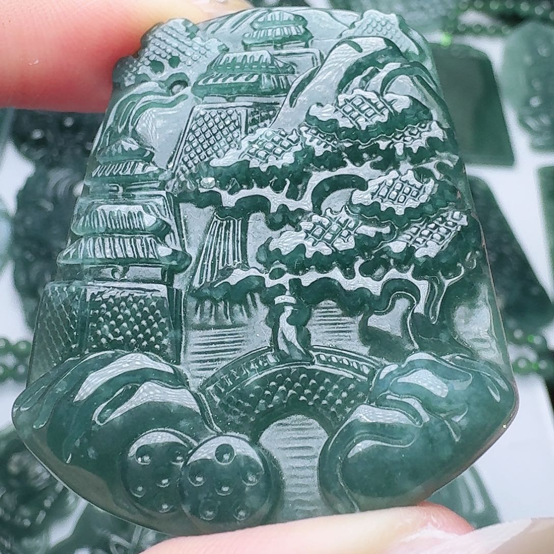 翡翠未镶嵌颈饰天然的A货翡翠多样性发其一 