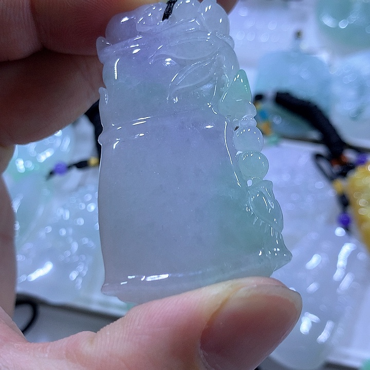 翡翠颈饰未镶嵌天然翡翠A货吊坠