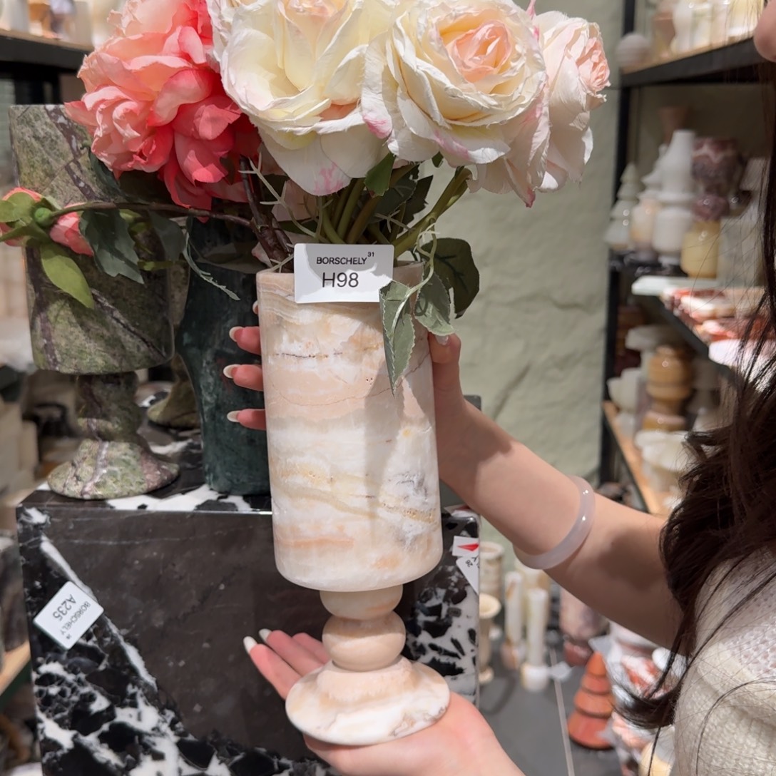 H98。         花瓶。          