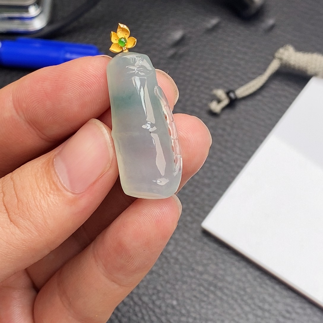 18K金镶嵌定制翡翠竹节