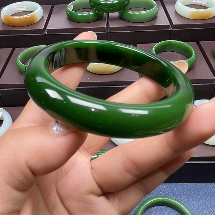 和田玉（碧玉）未镶嵌手镯