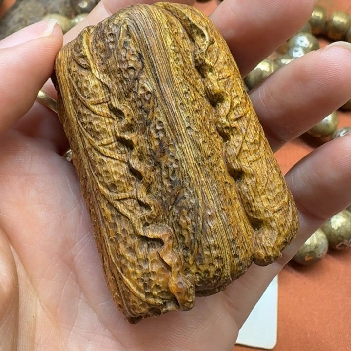 大叶紫檀（黑酸枝木类）