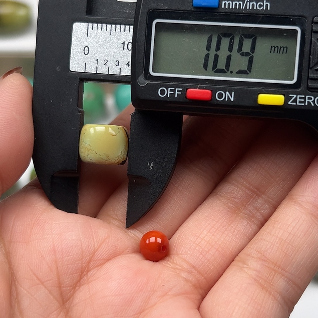 南红玛瑙未镶嵌珠宝奇石