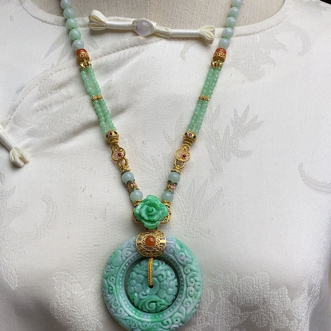 翡翠颈饰未镶嵌天然