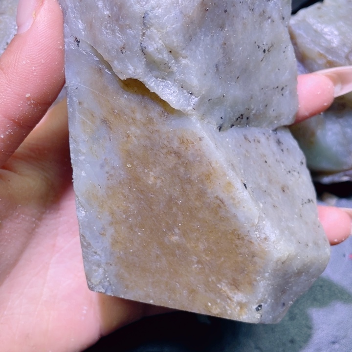 和田玉未镶嵌珠宝半成品