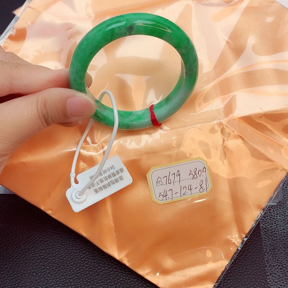 翡翠手镯未镶嵌天然缅甸翡翠A货