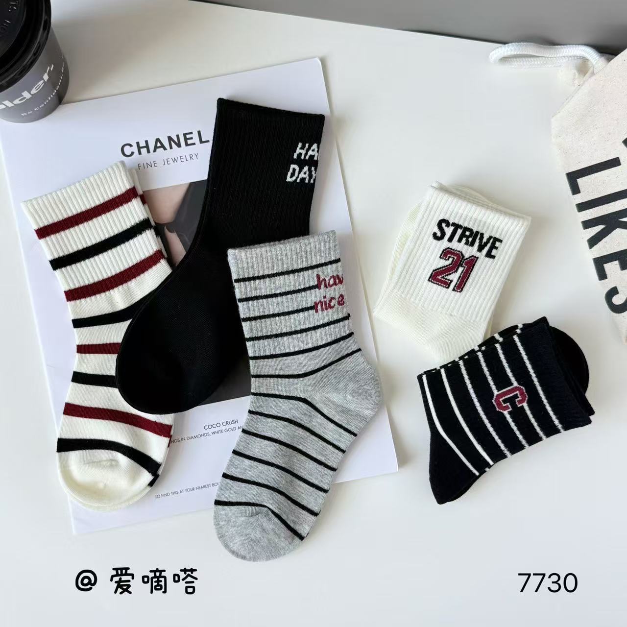 爱嘀嗒韩系潮款条纹7730秋款抗起球时尚袜