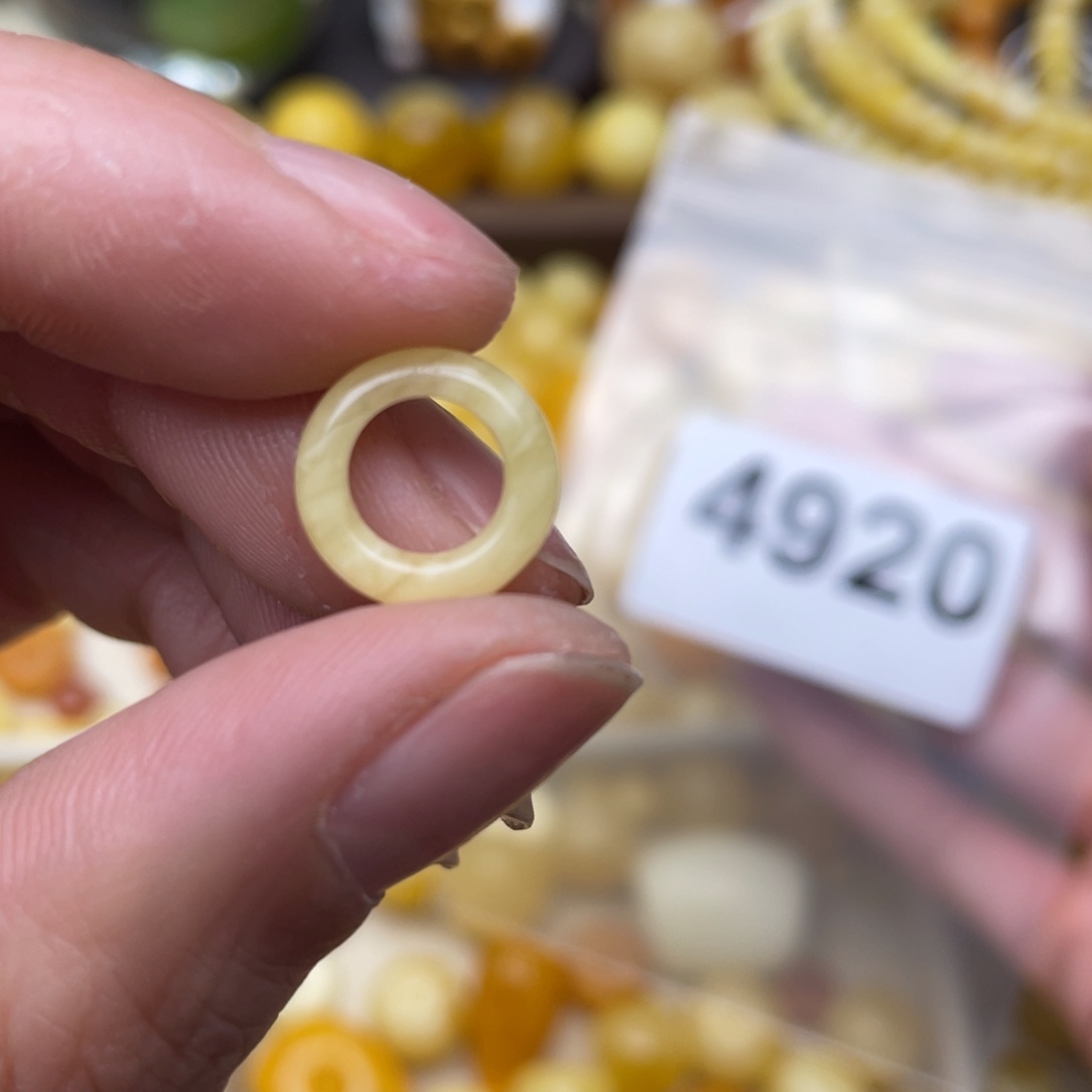 蜜蜡珠宝奇石未镶嵌7.6