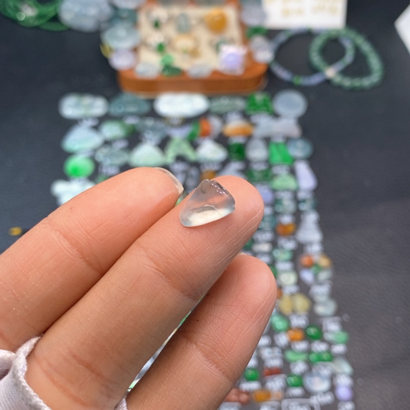 【闪购商品】翡翠挂件未镶嵌山