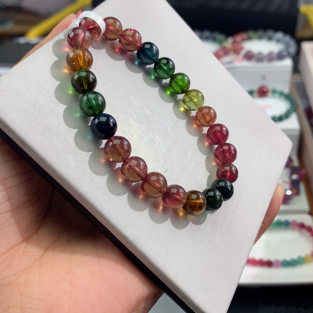 碧玺手链未镶嵌     8mm。    