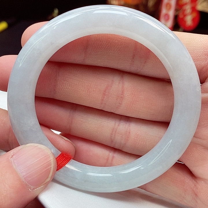 翡翠手镯未镶嵌54圈