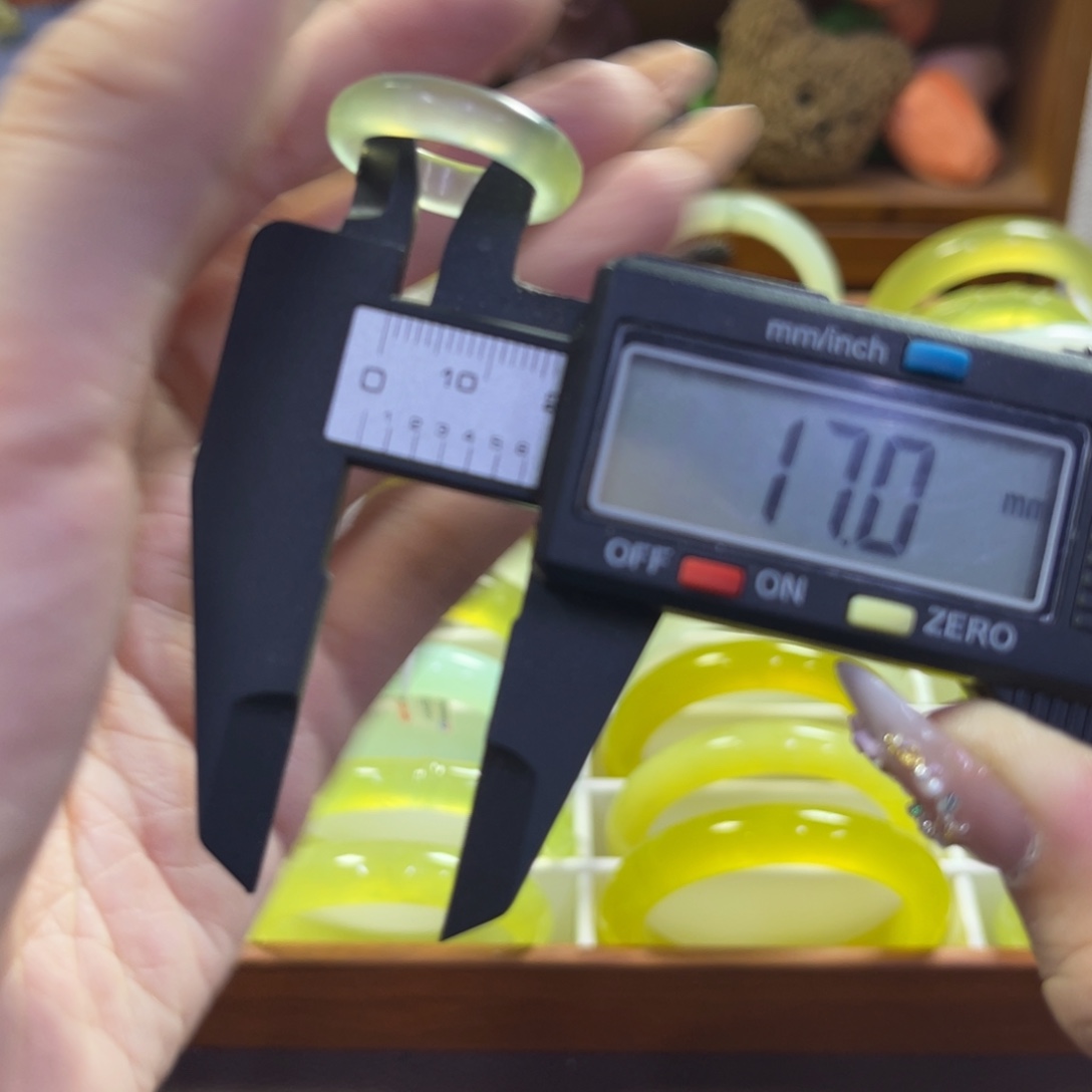 蛇纹石玉未镶嵌手镯163