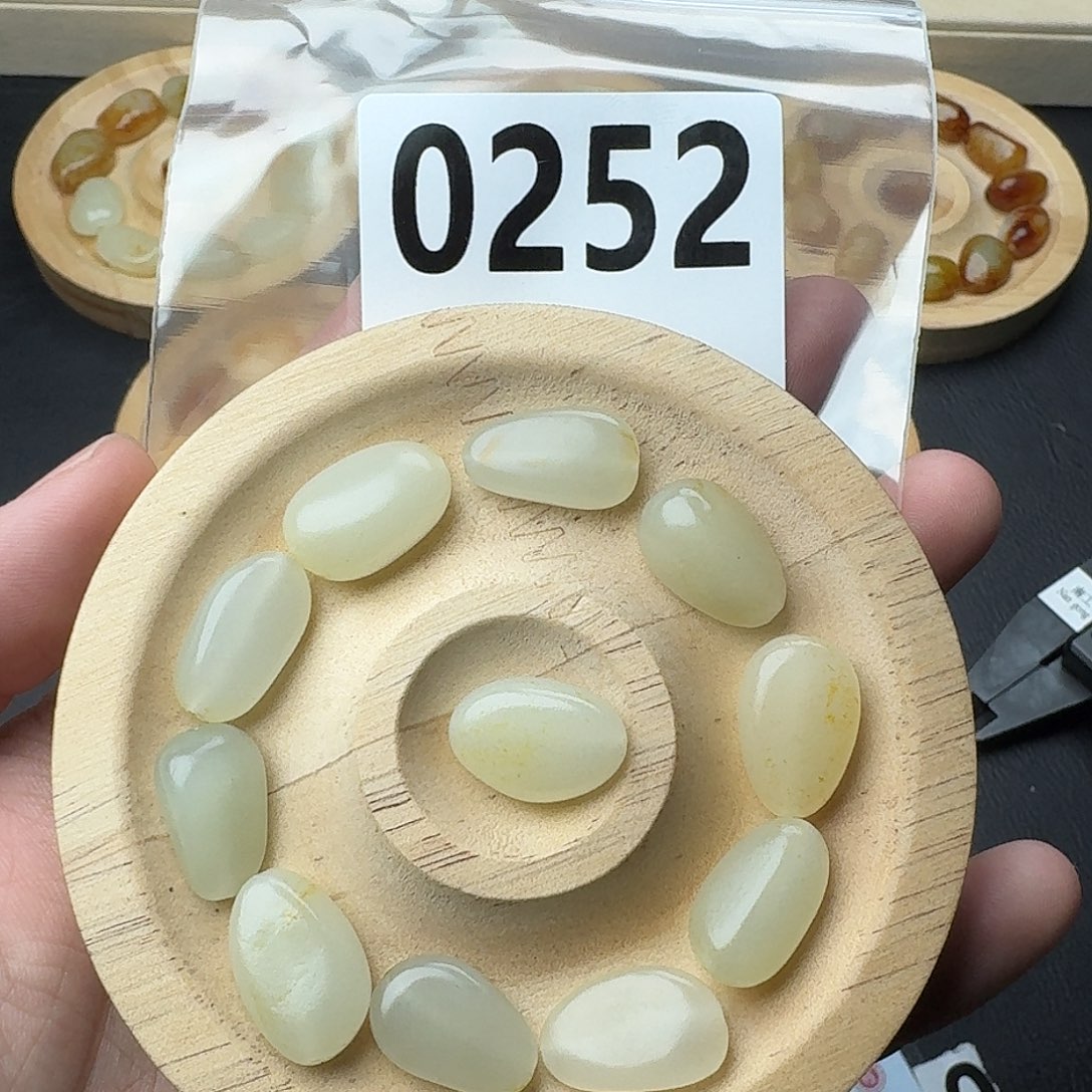 凤***凰和田玉未镶嵌手串