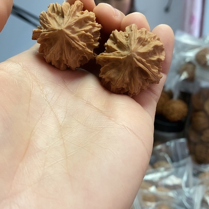 文玩核桃把件33歧山三棱