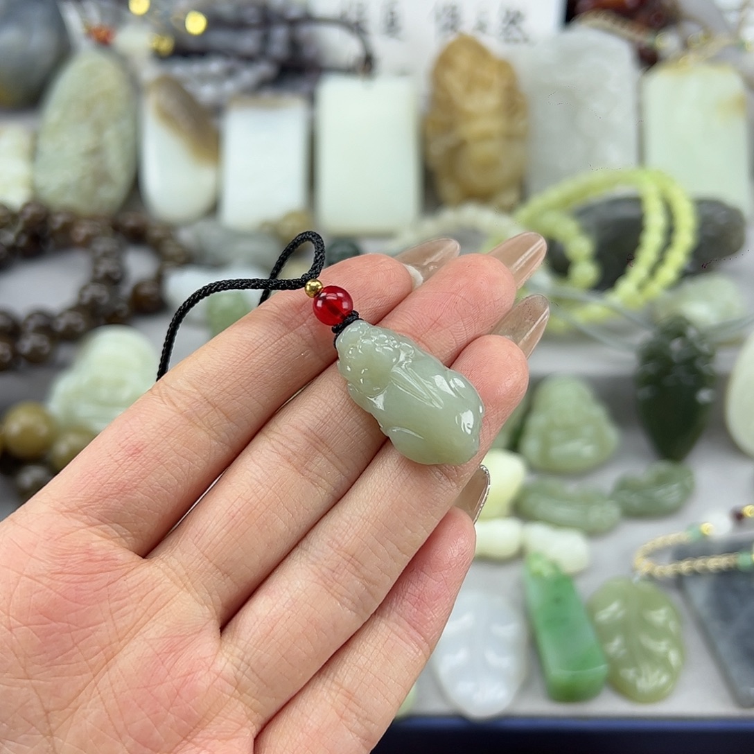 和田玉未镶嵌颈饰