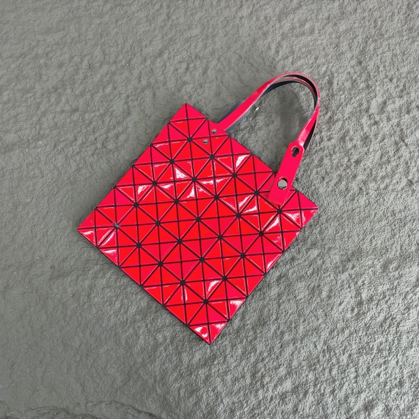 三宅一生/包包/95新/市场价20000/250811CZ0021