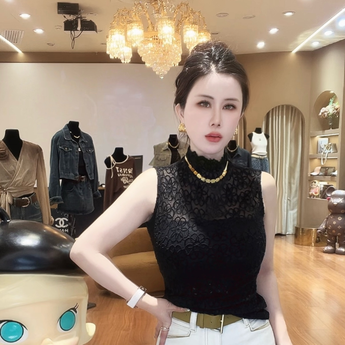 婷子-VIP家•订制洋气镂空丝绒蕾丝背心（8-27550）
