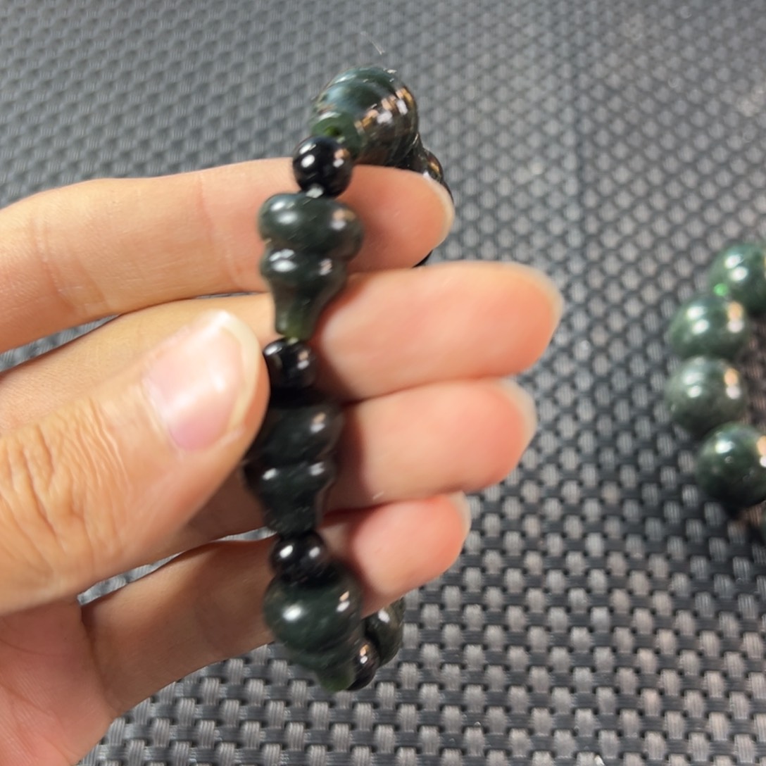 未镶嵌蛇纹石玉颈饰福利品不支持差评