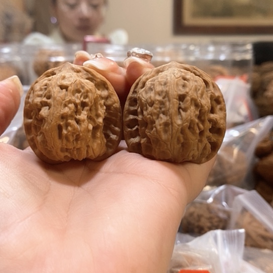 文玩核桃吊坠36野狼