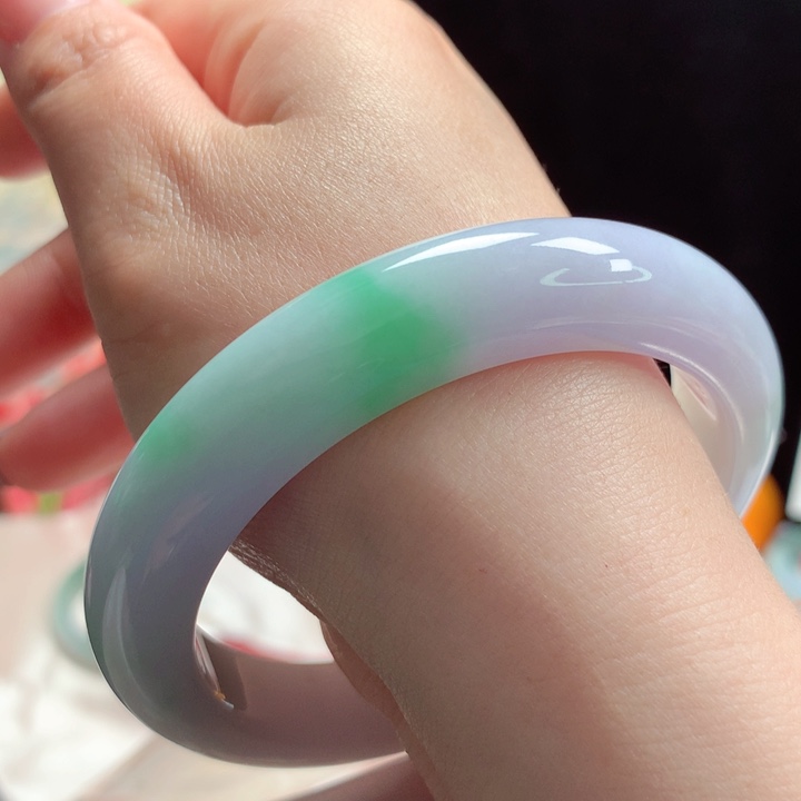 翡翠手镯未镶嵌春彩53