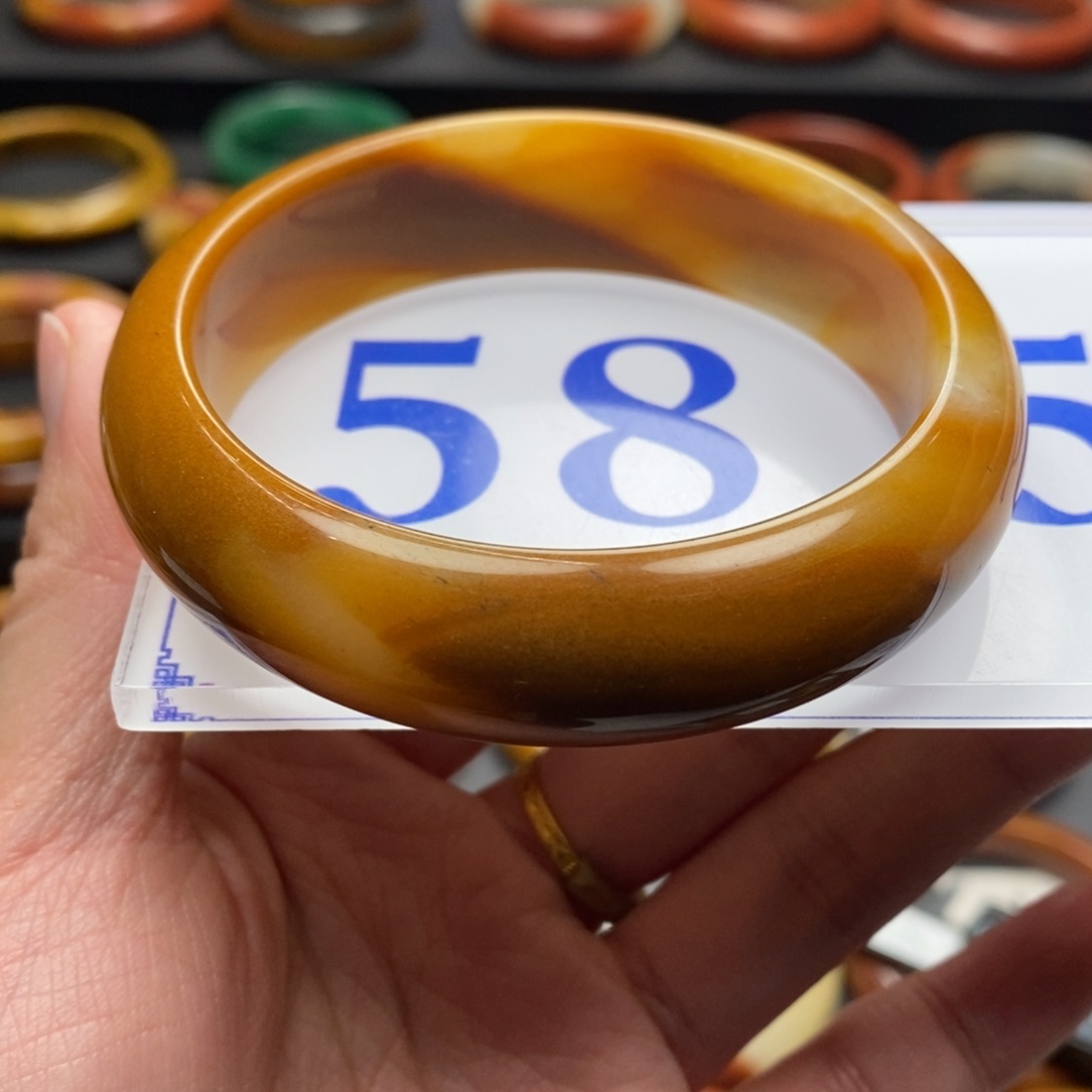 石英质玉（黄龙玉）手镯未镶嵌