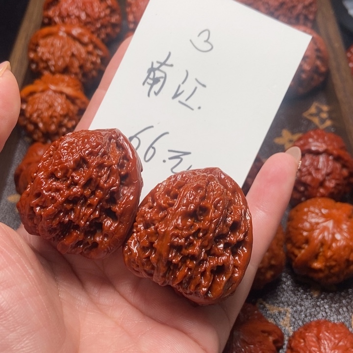 文玩核桃吊坠南疆