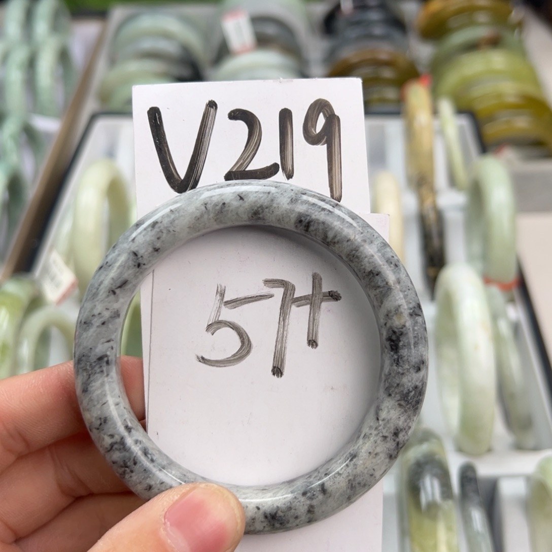 岫玉手镯未镶嵌天然岫玉微瑕