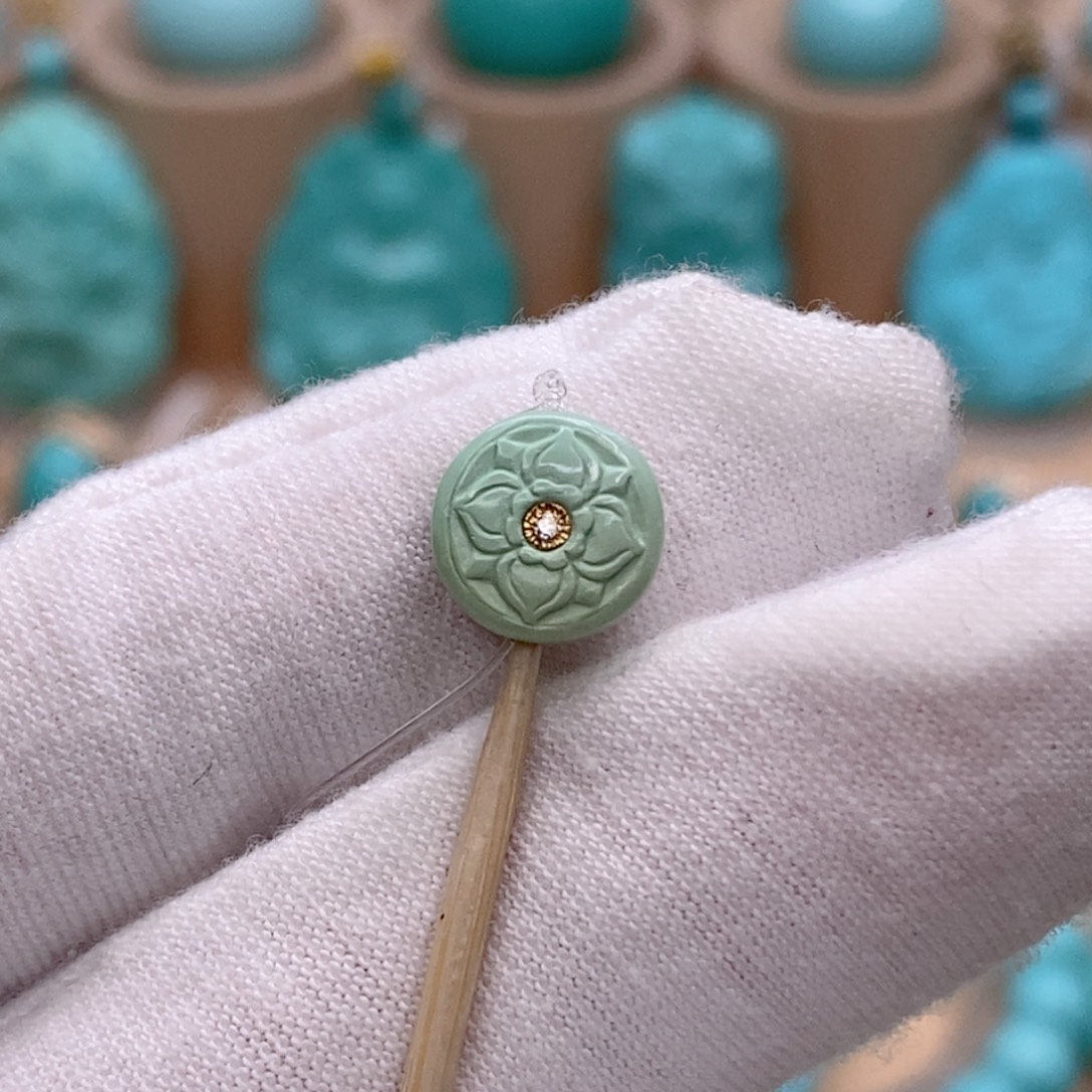 绿松石未镶嵌珠宝奇石