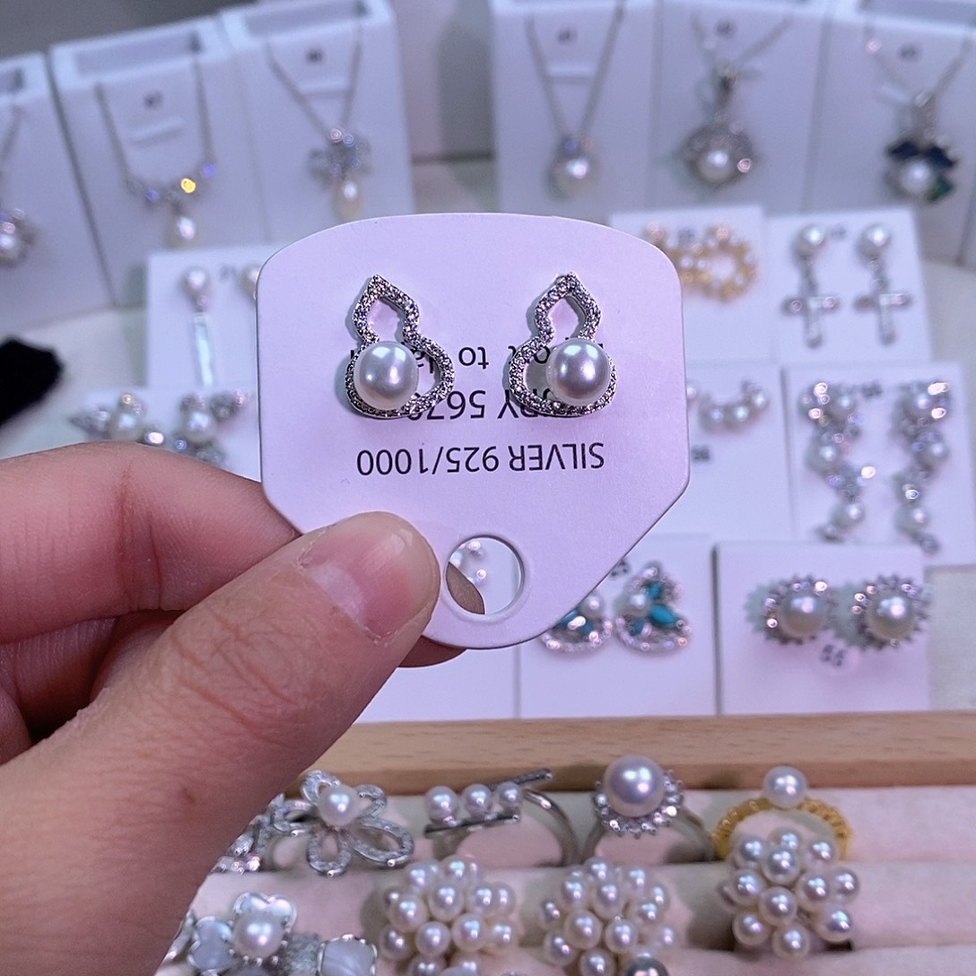 淡水珍珠耳饰未镶嵌