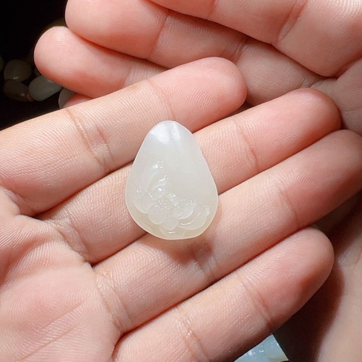 颈饰未镶嵌和田玉大***季