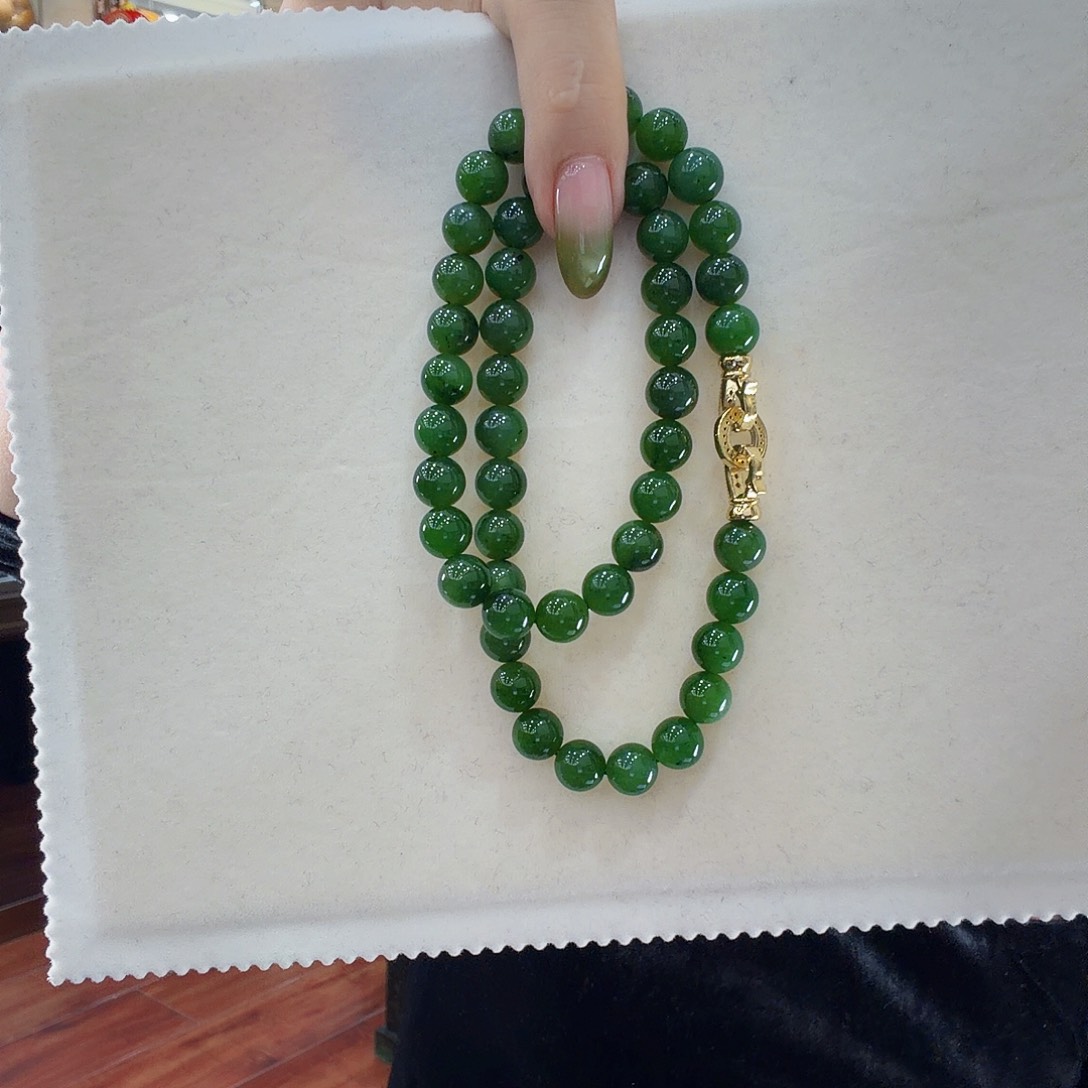 是***吖和田玉（碧玉）未镶嵌颈饰