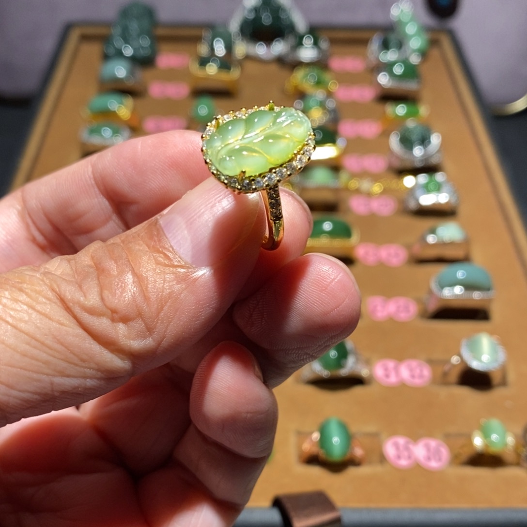 和田玉未镶嵌戒指