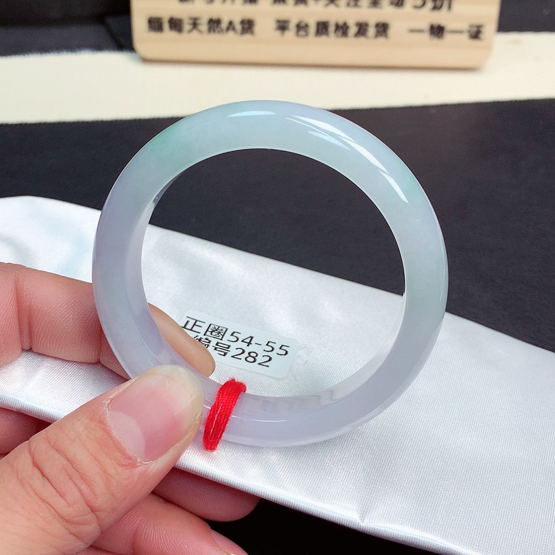 翡翠手镯未镶嵌282号