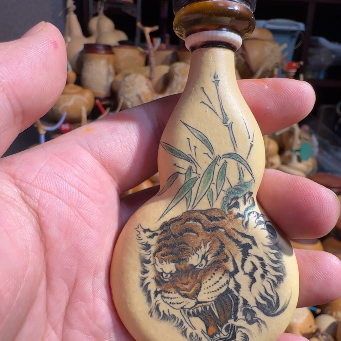 ￴***7有机玻璃龙虎斗夹扁