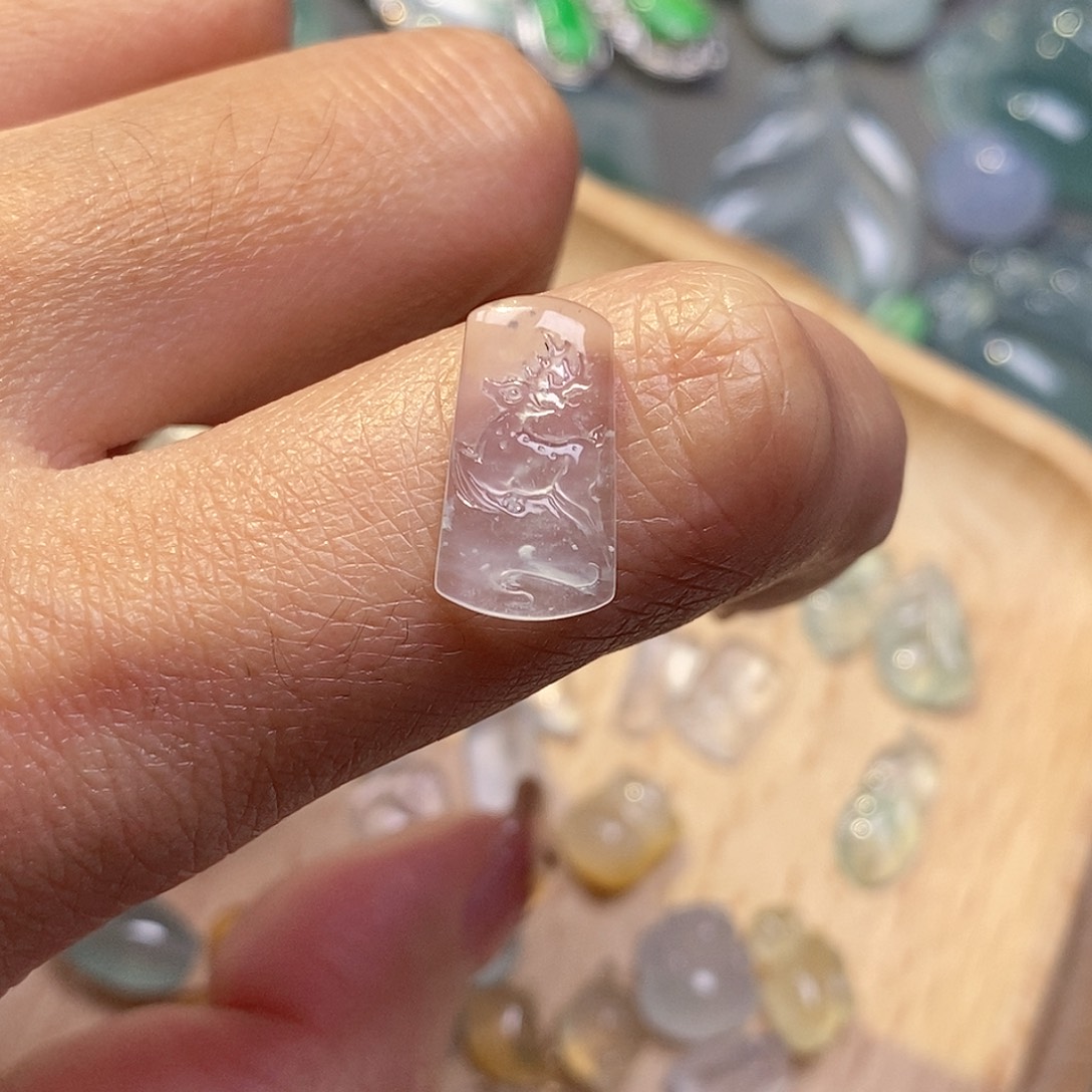 翡翠颈饰未镶嵌翡翠