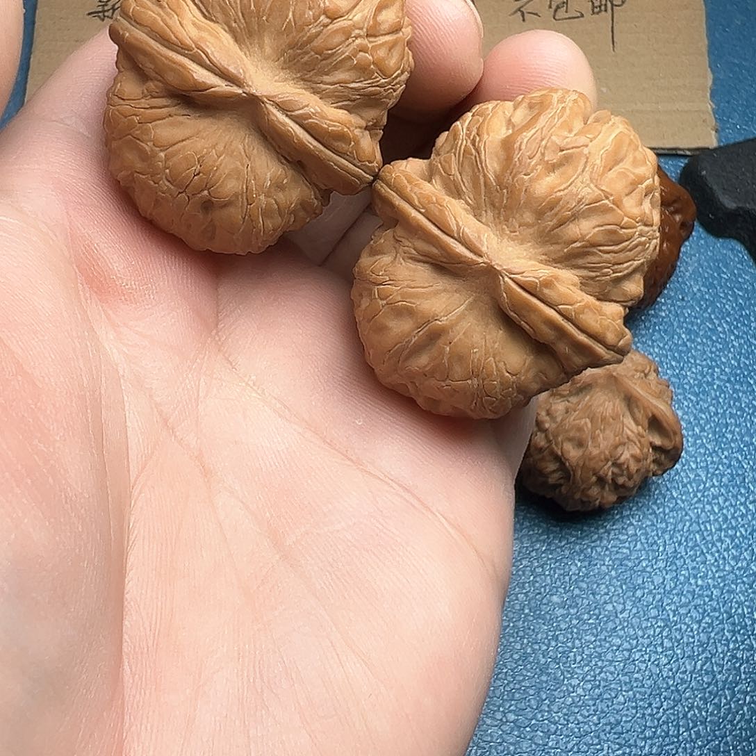 文玩核桃把件42元宝