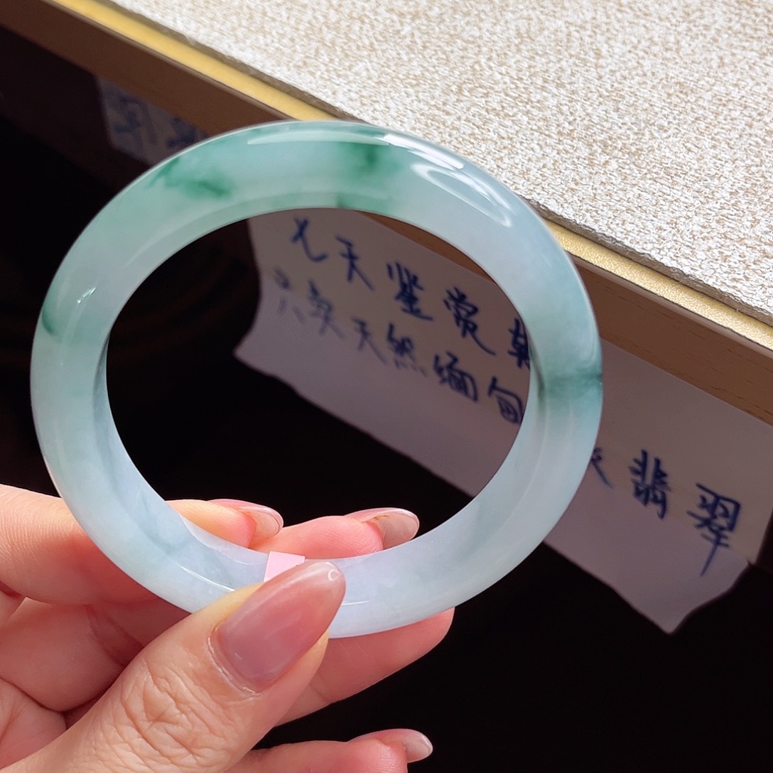 翡翠未镶嵌手镯手镯